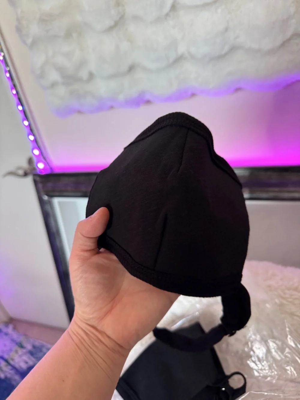 Black masks with adjustable straps nwot
